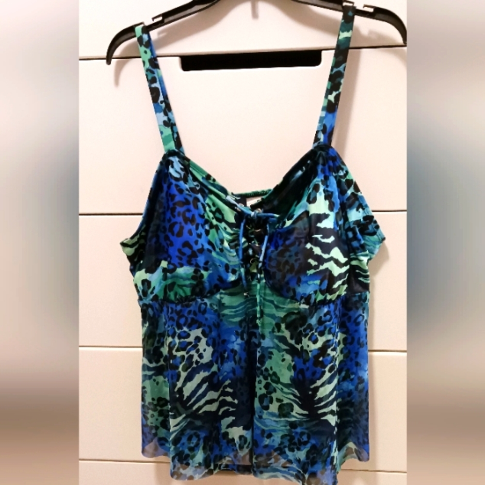 Swimsuit top only size 22-24 DelRue